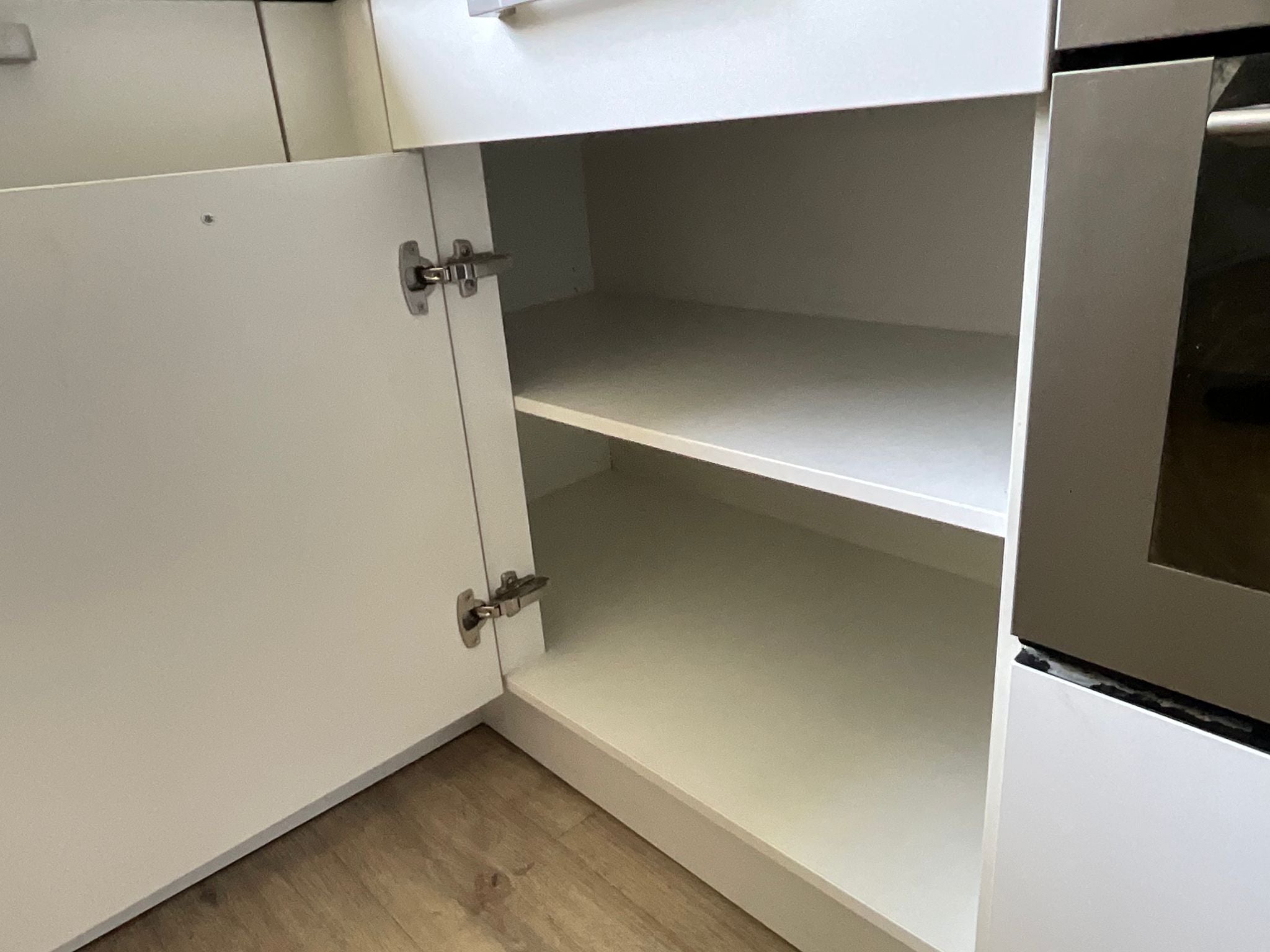 05239 - Witte hoekkeuken