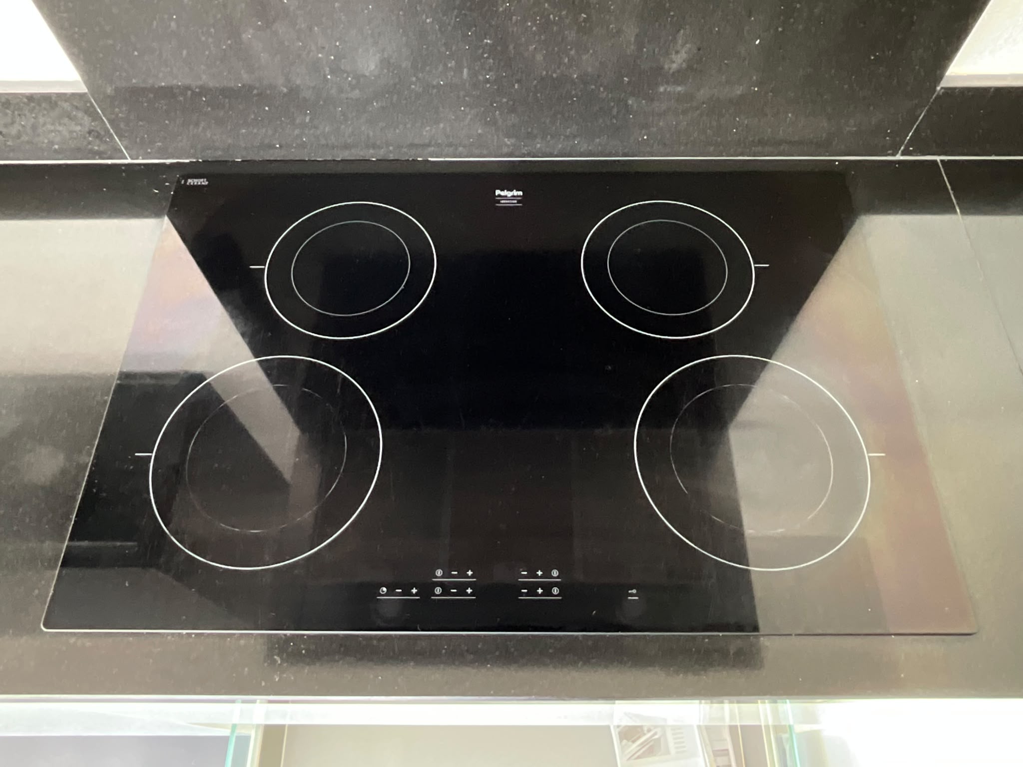 04923 - Hoogglans witte hoekkeuken