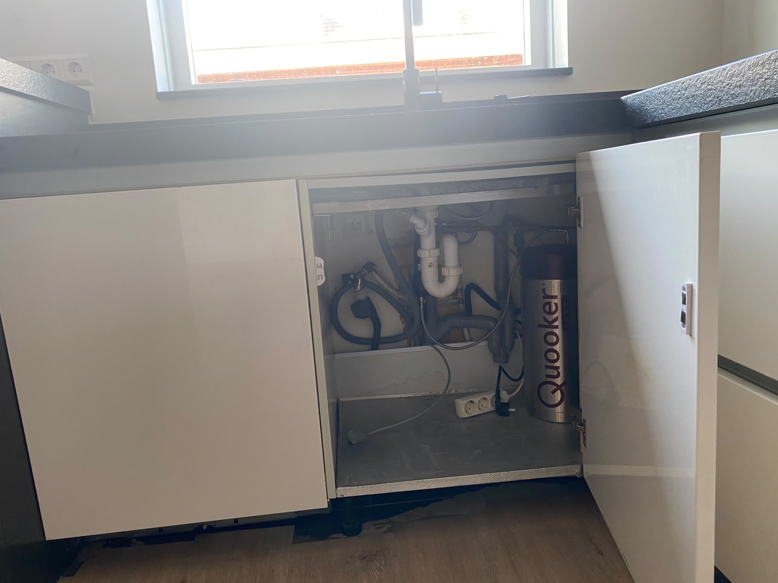 05051 - Moderne keuken met bar