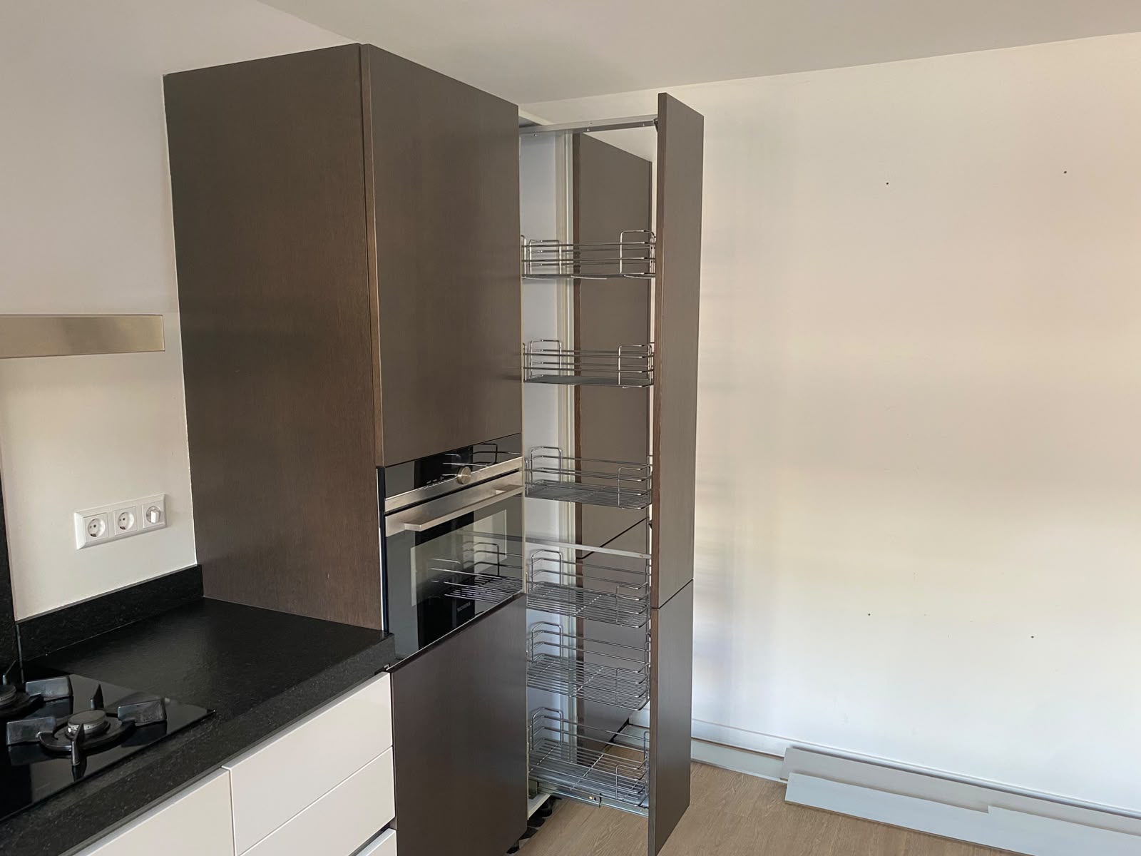 05051 - Moderne keuken met bar