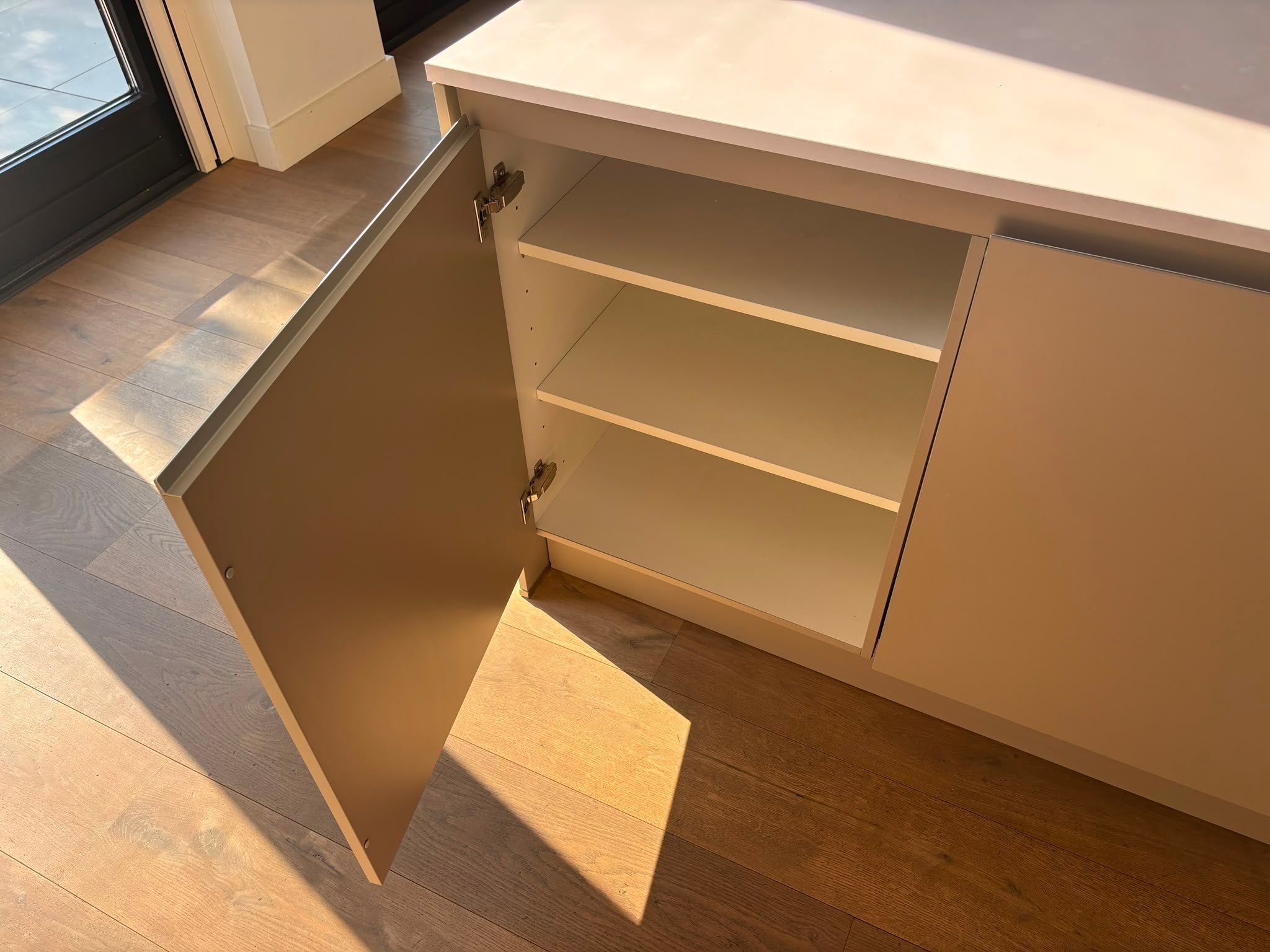 04755 - Beige eilandkeuken