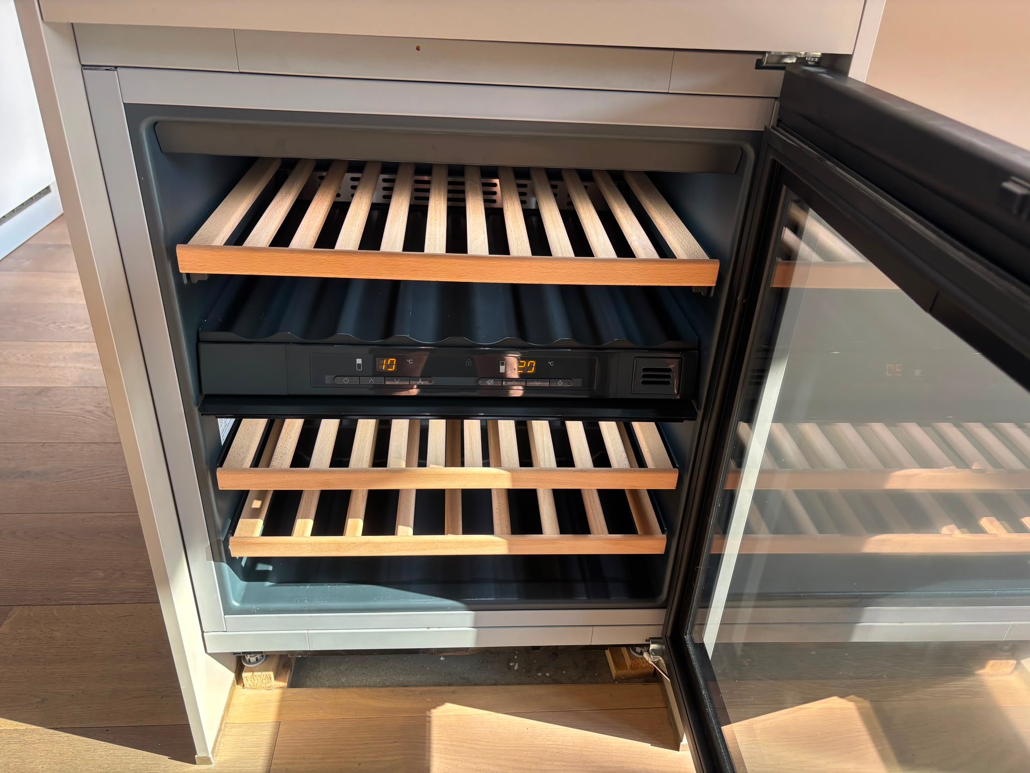 04755 - Beige eilandkeuken
