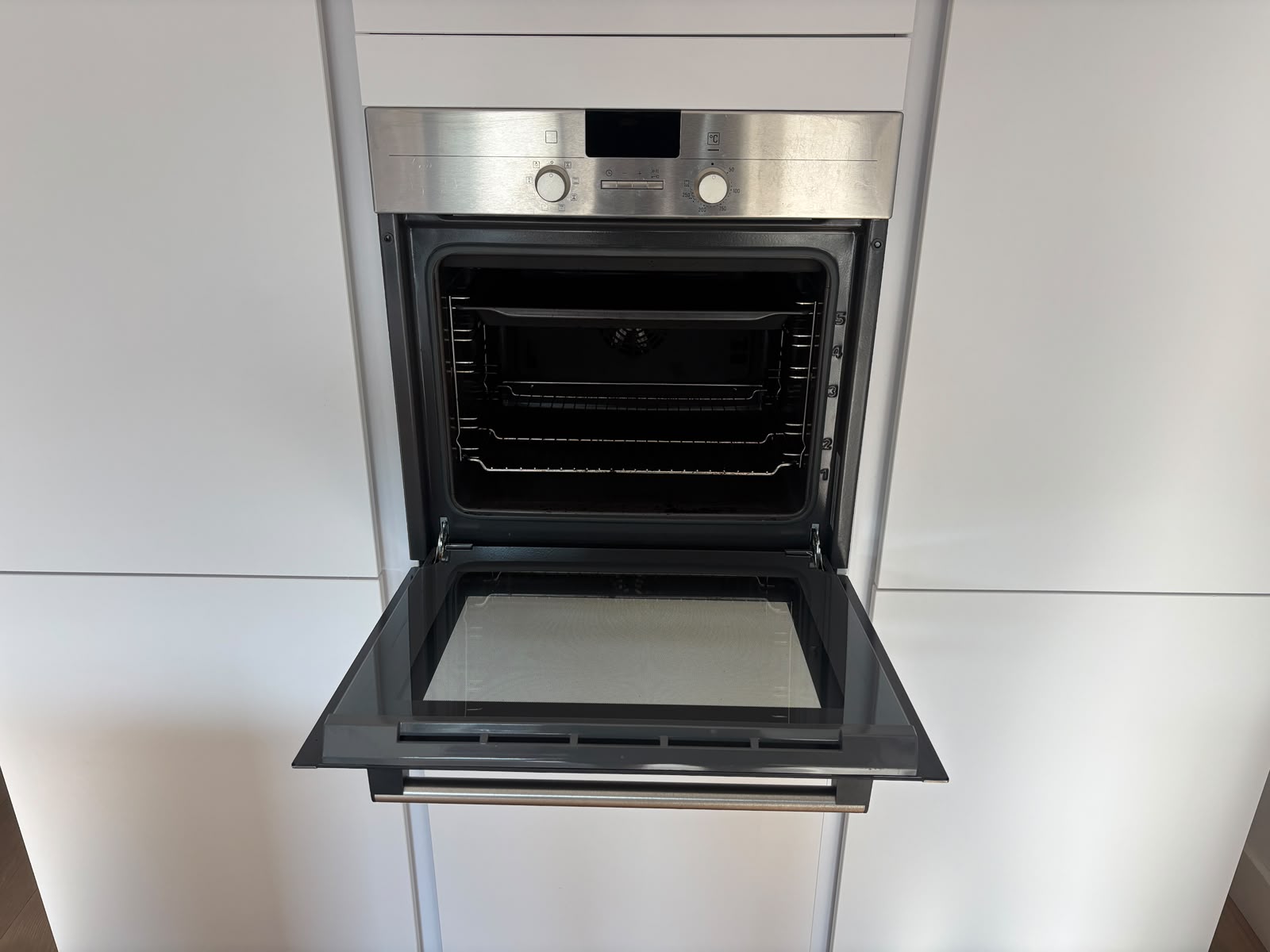 04755 - Beige eilandkeuken