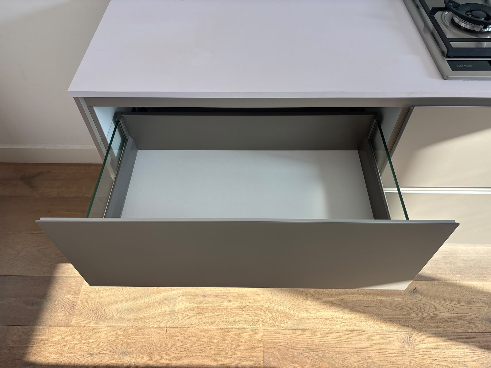 04755 - Beige eilandkeuken