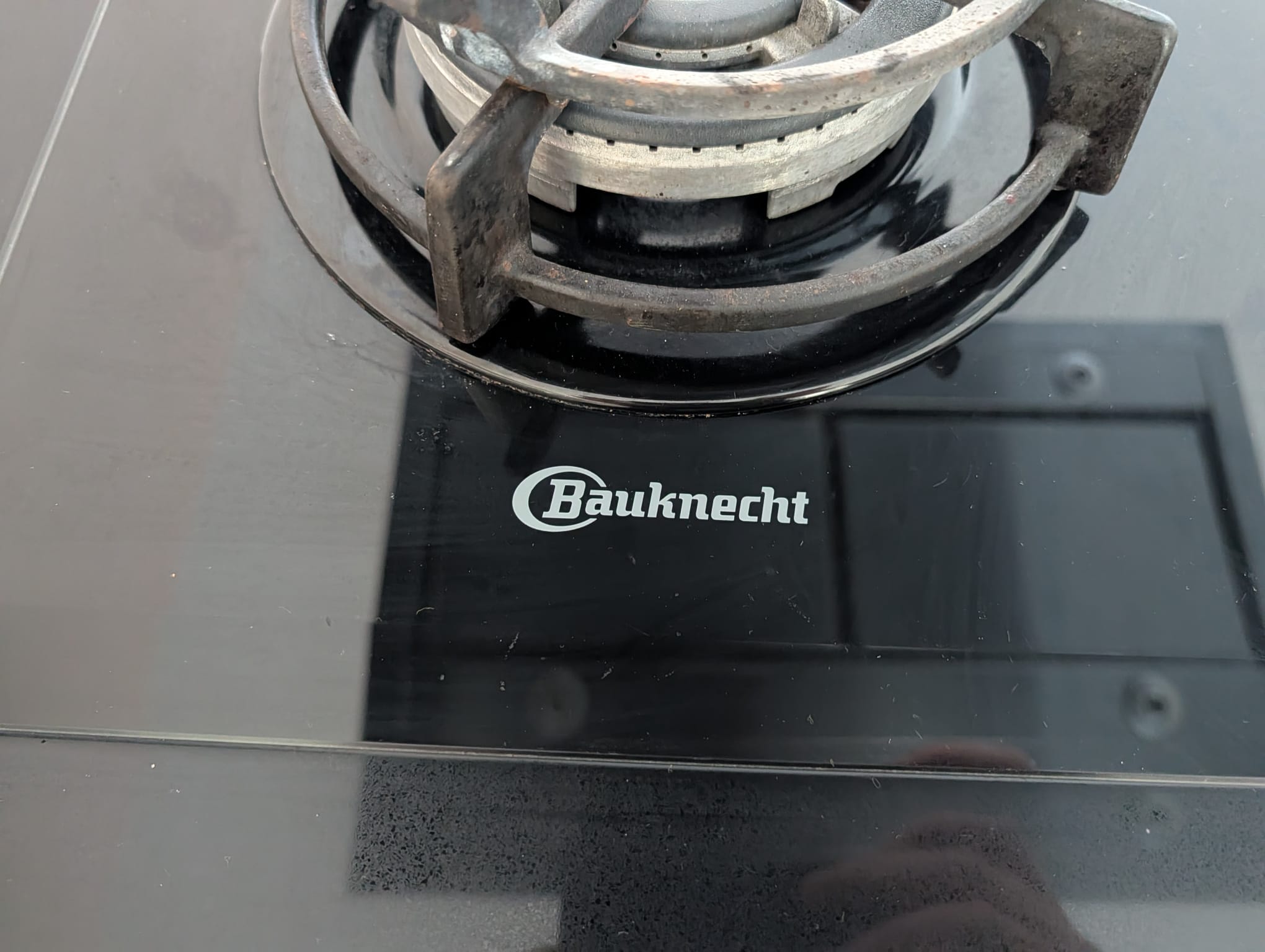 04707 - Moderne hoekkeuken met kastenwand
