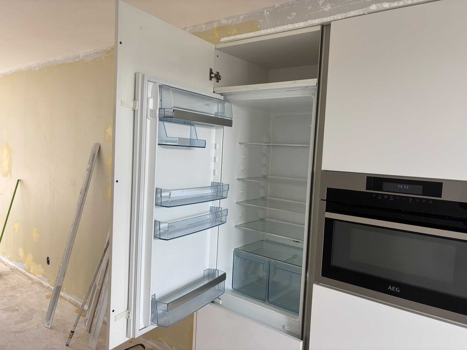 05047 - Moderne hoogglans witte hoekkeuken