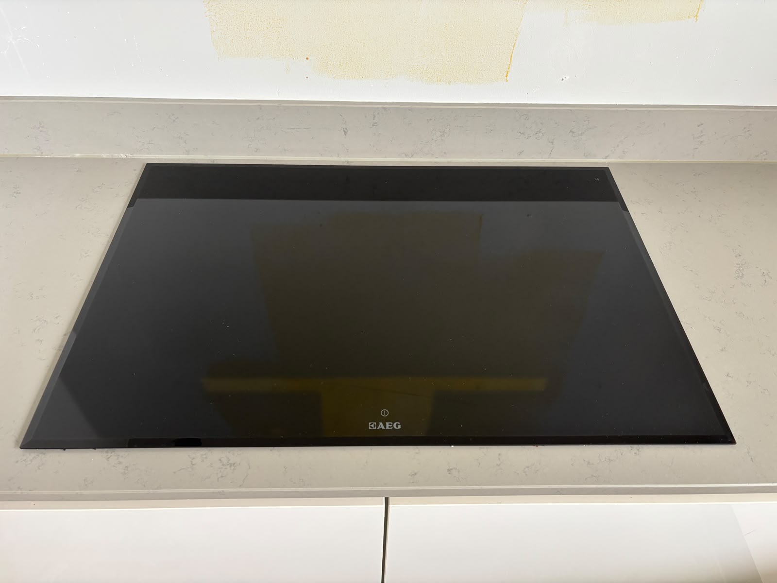 05047 - Moderne hoogglans witte hoekkeuken