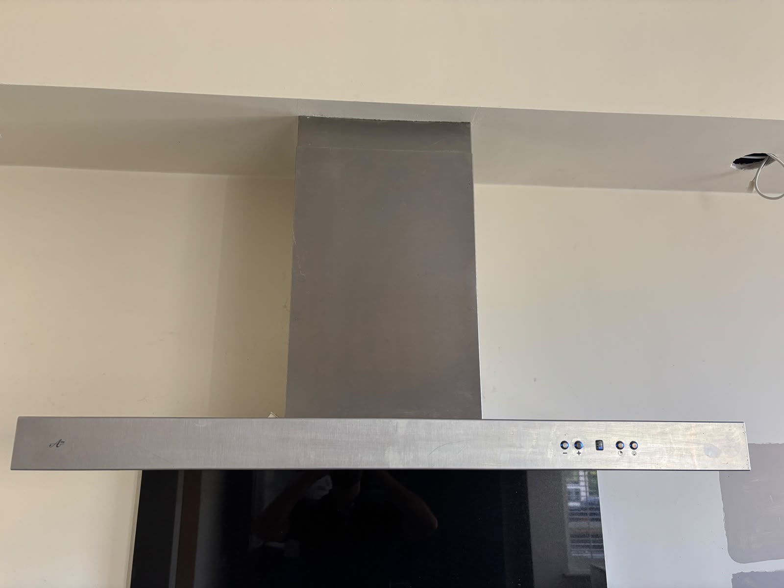03863 - Zwarte hoekkeuken met kastenwand