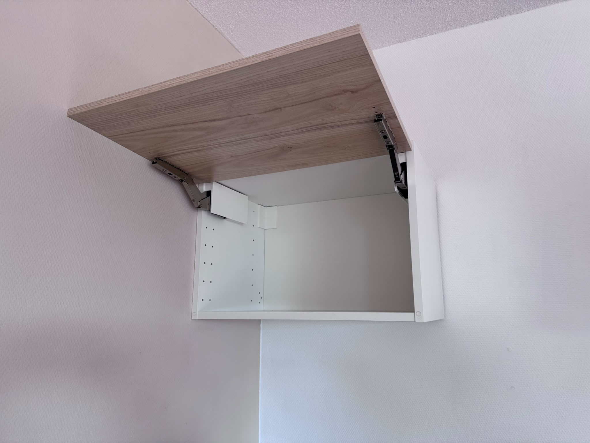 04757 - Witte hoekkeuken
