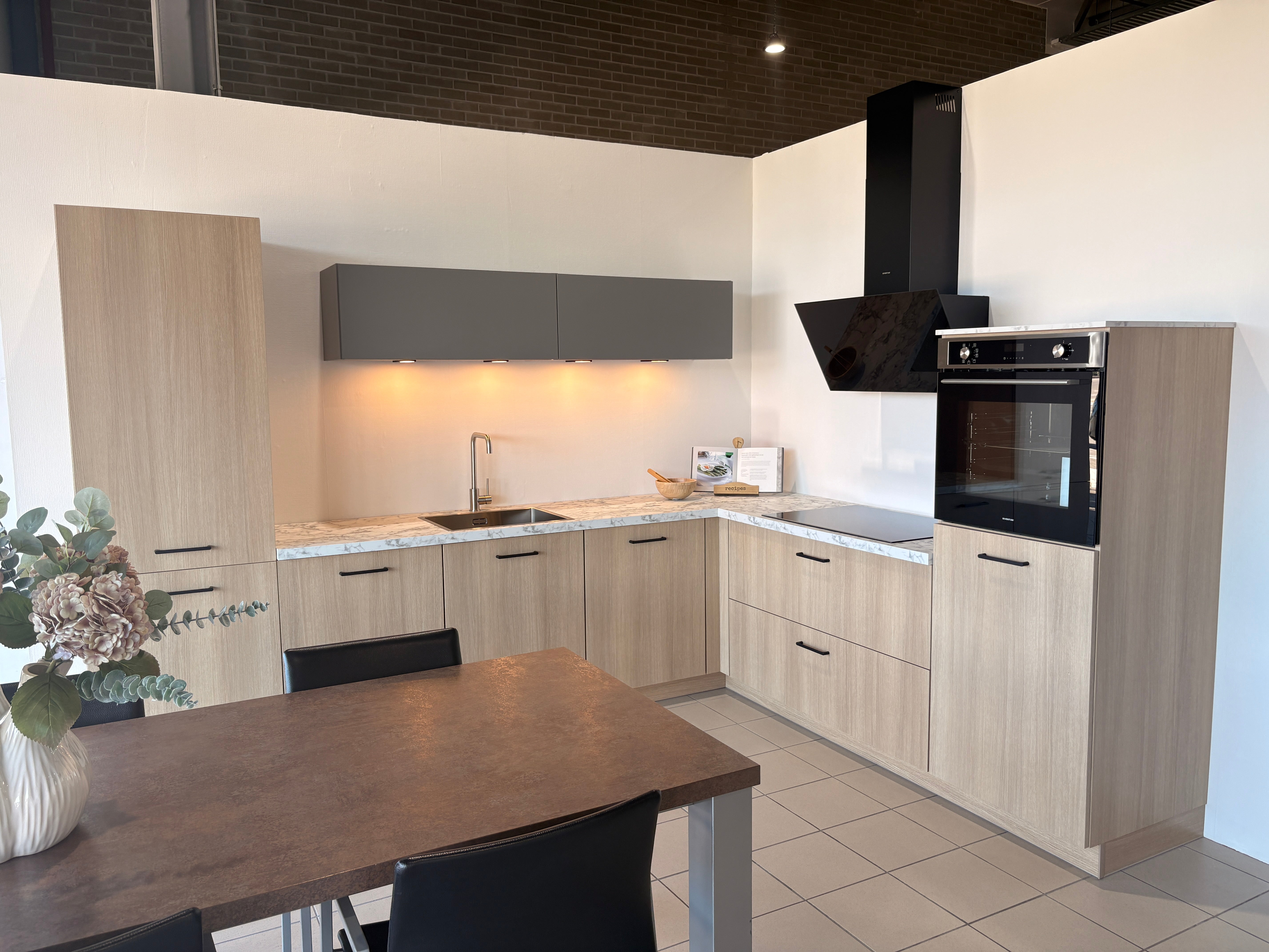 05452 - Houtlook hoekkeuken
