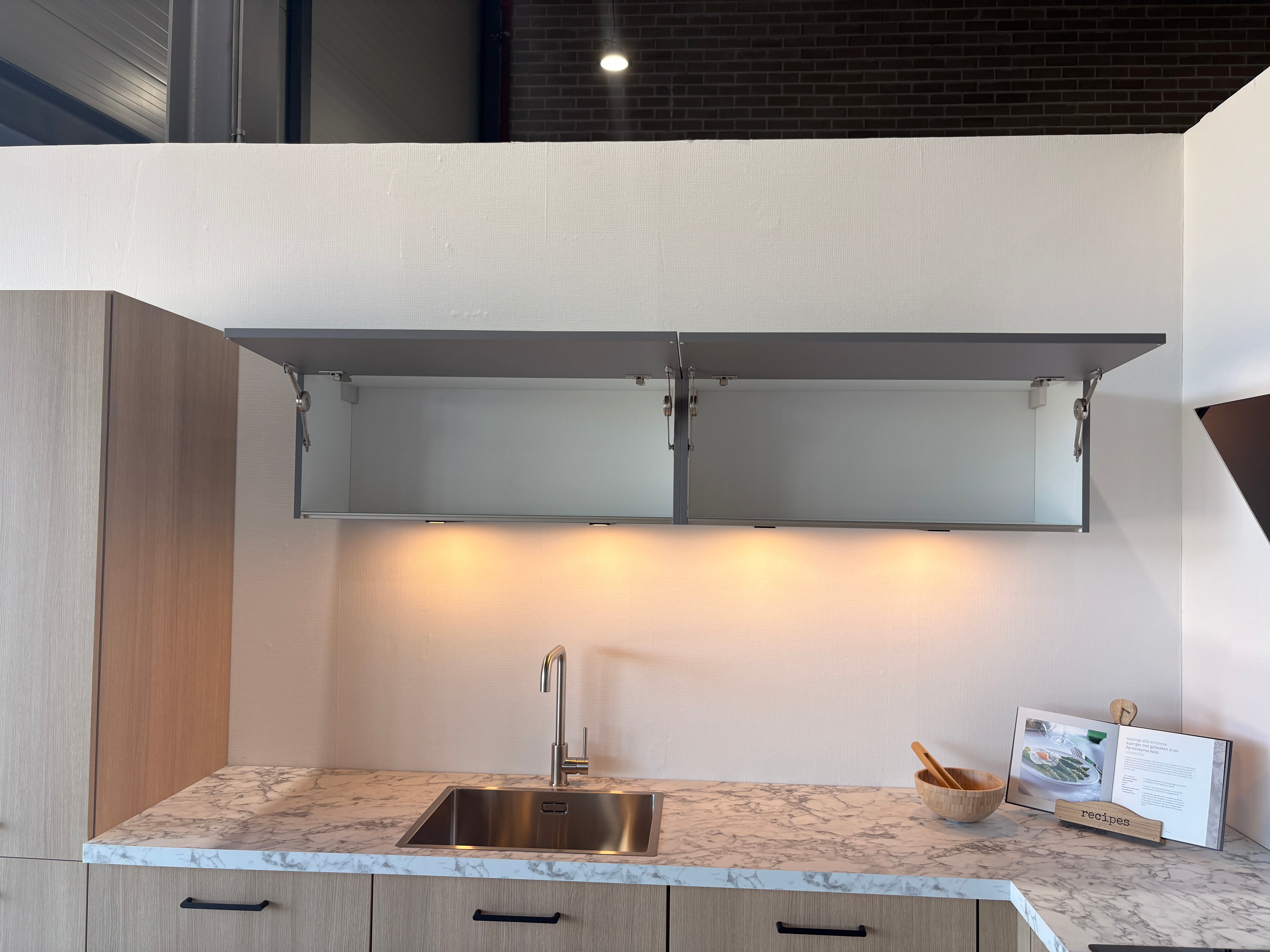 05452 - Houtlook hoekkeuken
