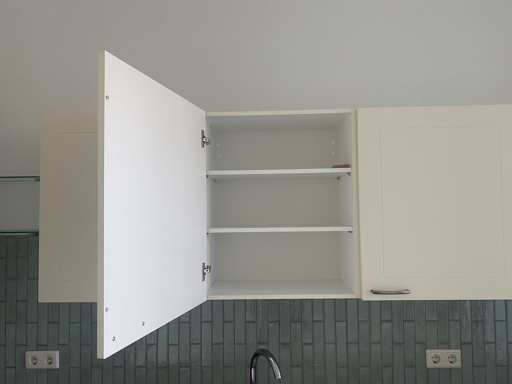 05131 - Witte hoekkeuken