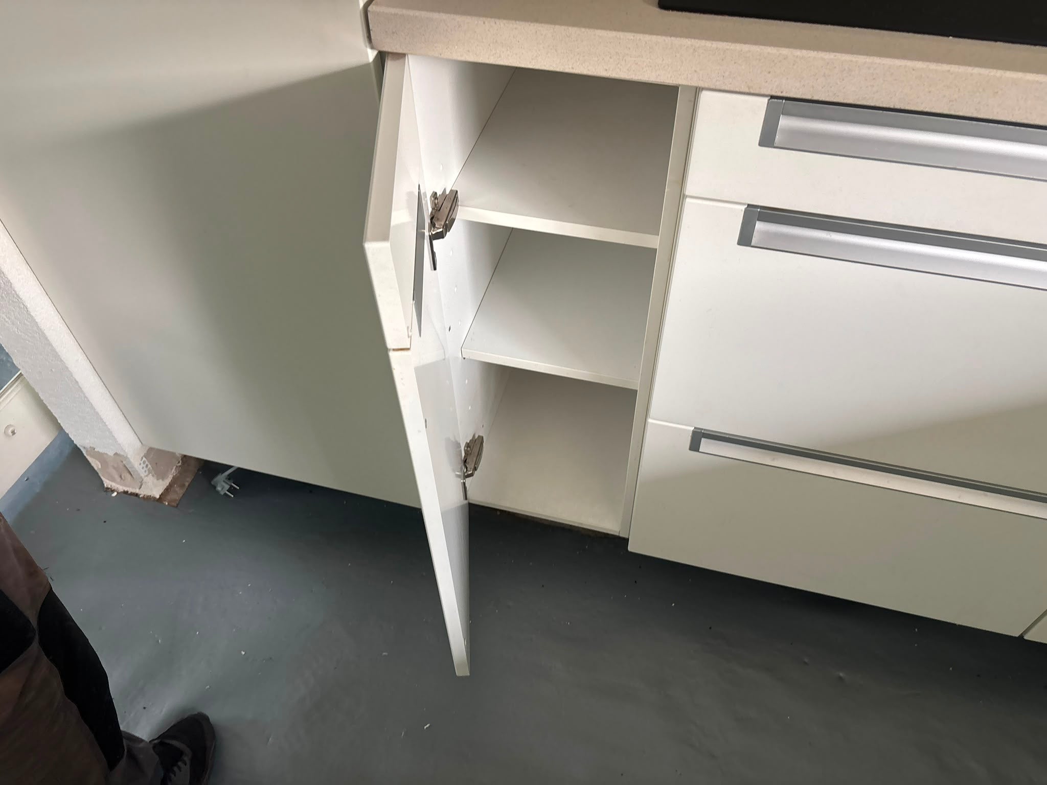 05442 - Witte hoekkeuken