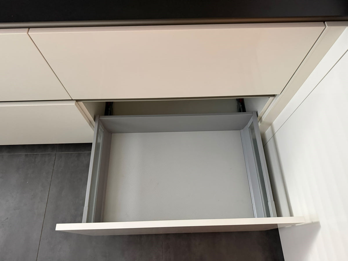 05526 - Witte schiereiland keuken