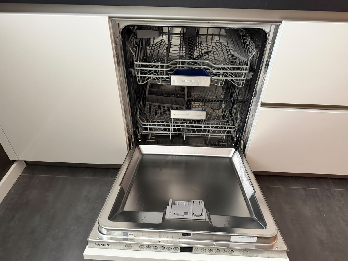 05526 - Witte schiereiland keuken