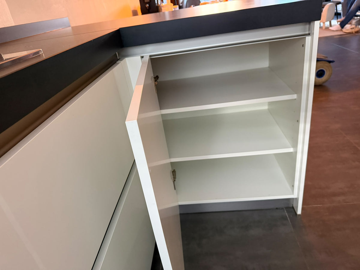 05526 - Witte schiereiland keuken