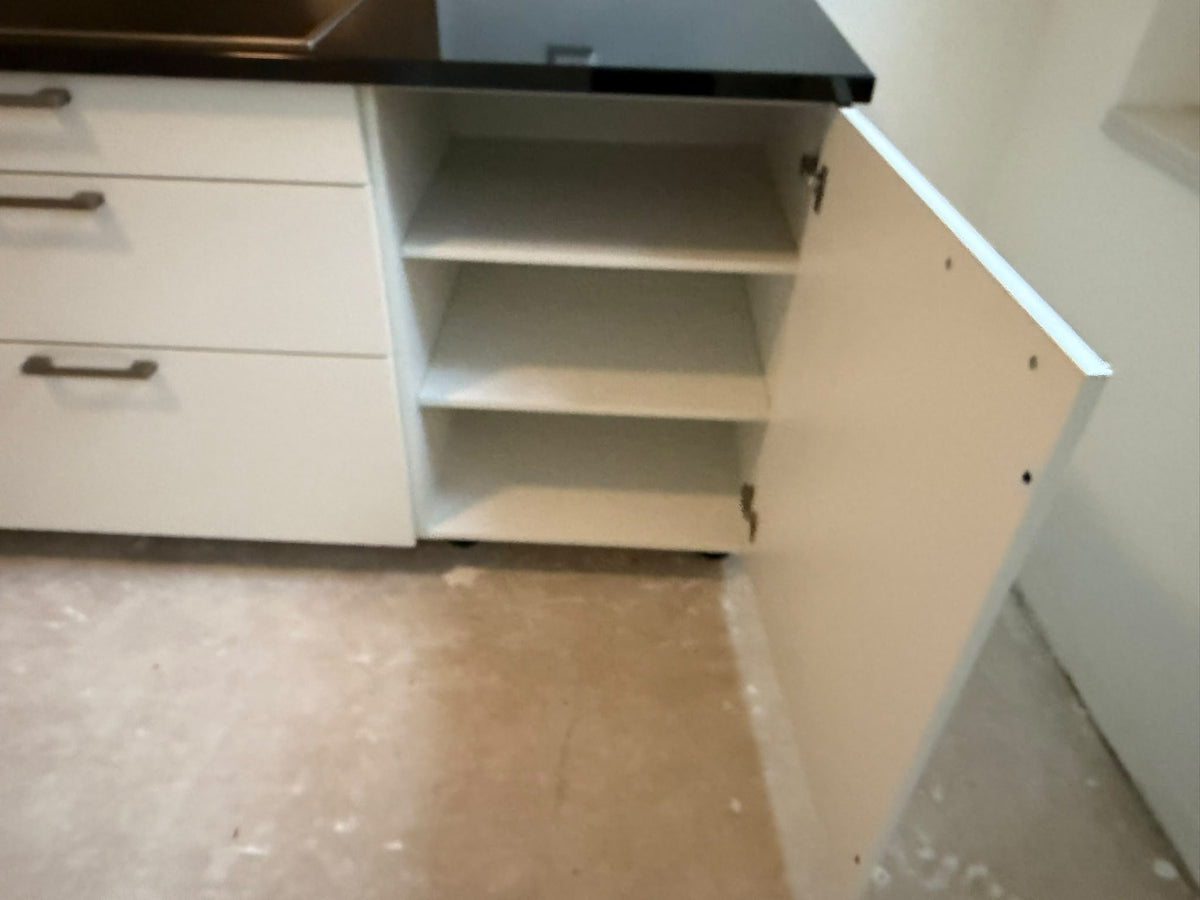 05570 - Witte schiereiland keuken