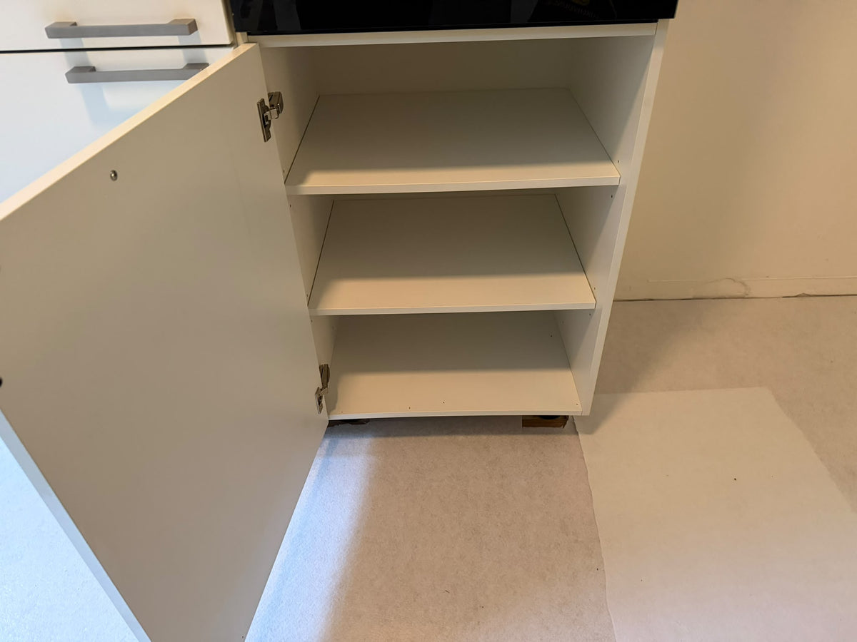 05570 - Witte schiereiland keuken