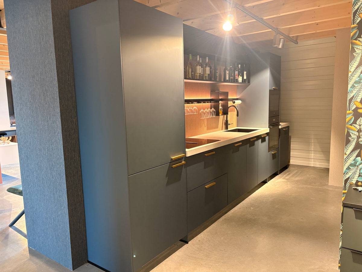 05949 - Moderne rechte keuken