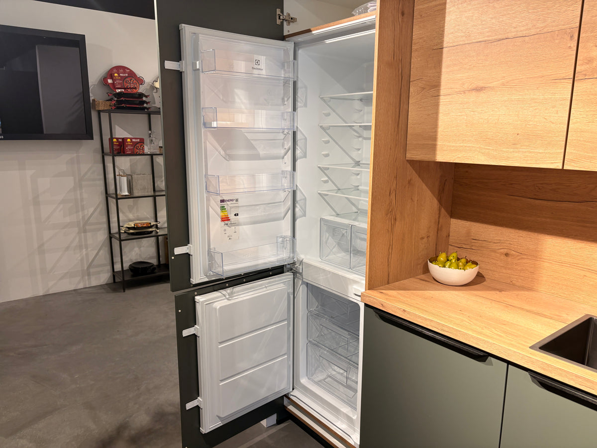 05951 - Saliegroene keuken