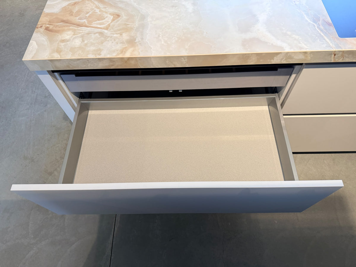 05955 - Moderne eilandkeuken