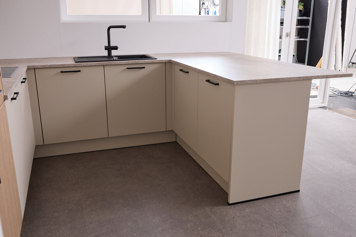 05811 - Schuller schiereiland keuken