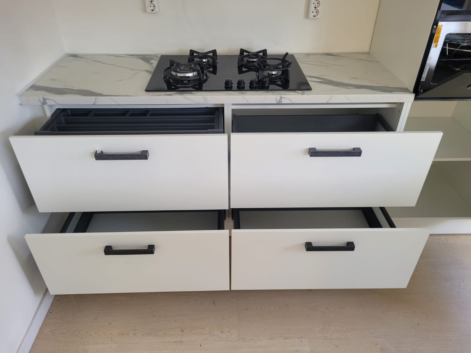 02178 - Moderne eilandkeuken