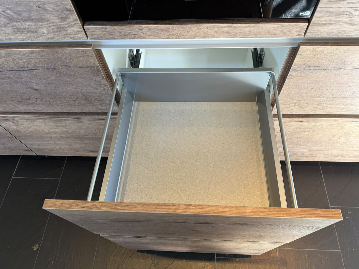 05498 - Moderne schiereiland keuken
