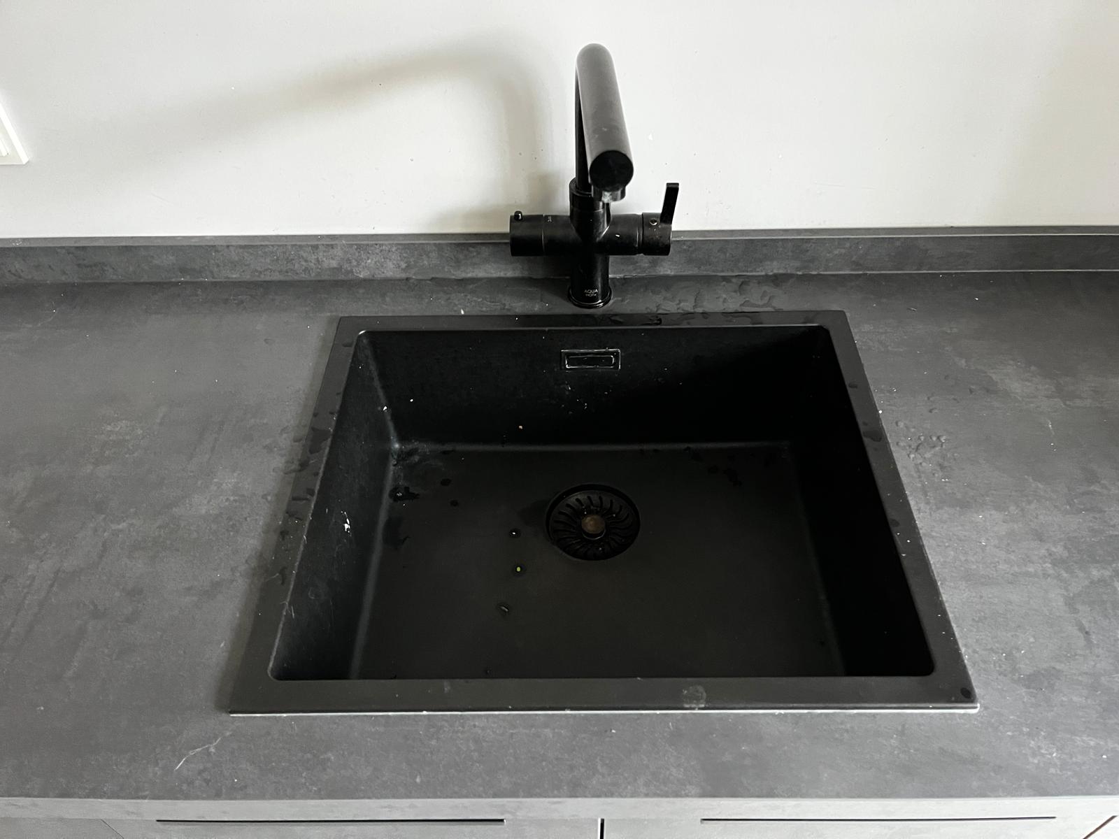 Grijze tweedehands eilandkeuken
