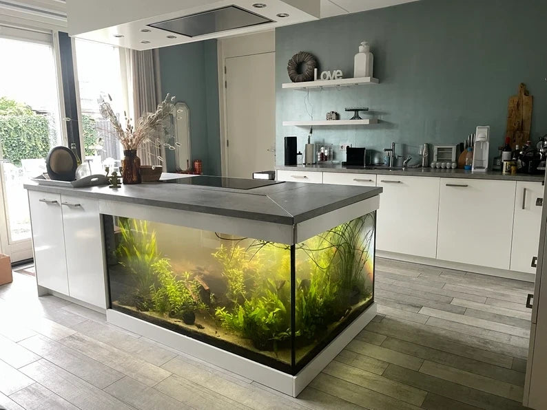 Exclusieve keuken met ingebouwd aquarium