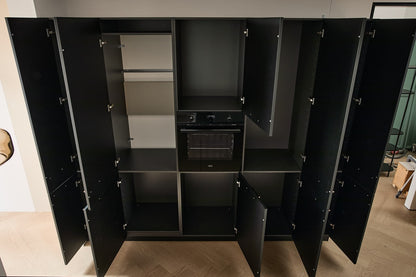 04811 - Schüller eilandkeuken in zwart/brons marmerlook