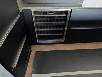 05069 - Moderne zwarte eilandkeuken