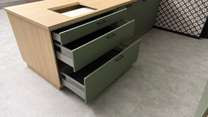 02612 - Eucalyptusgroene Schuller keuken