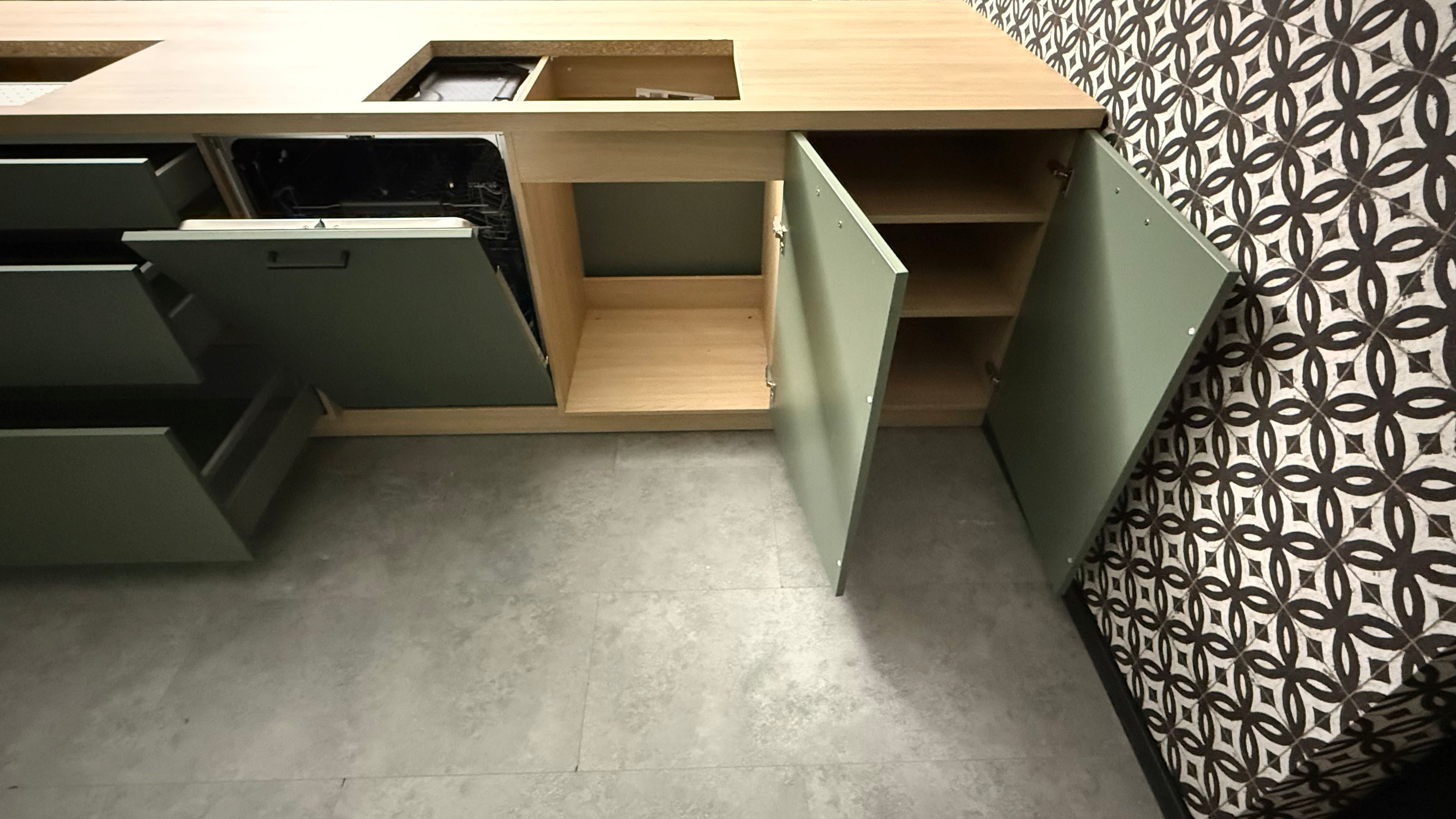 02612 - Eucalyptusgroene Schuller keuken