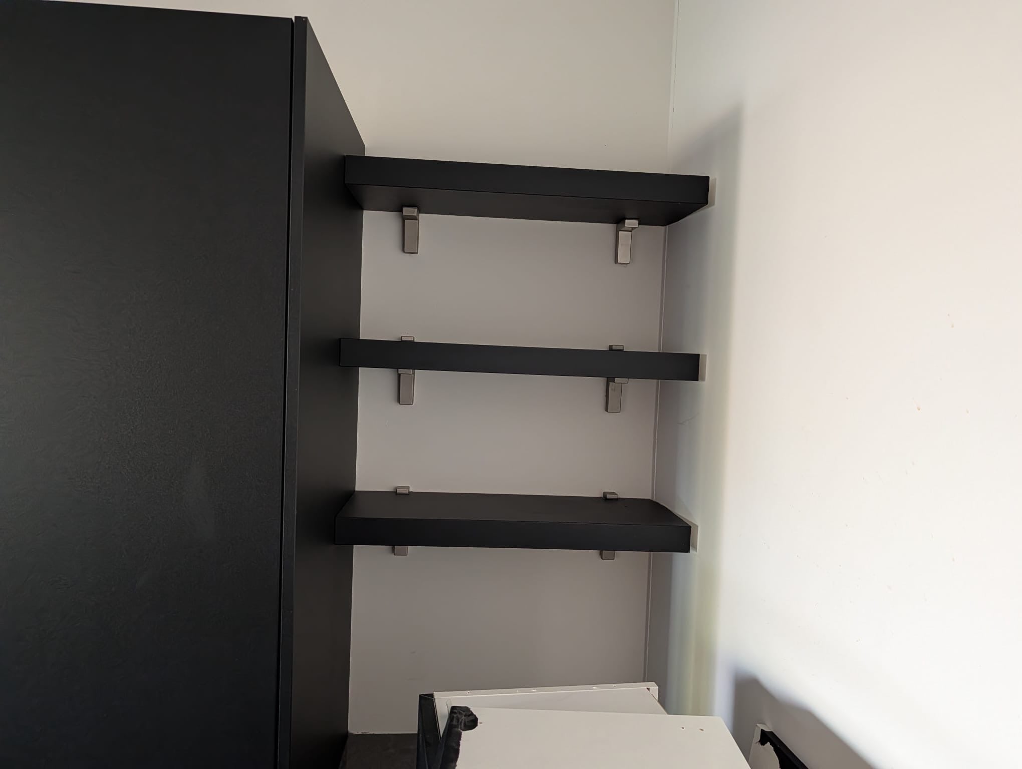 05069 - Moderne zwarte eilandkeuken