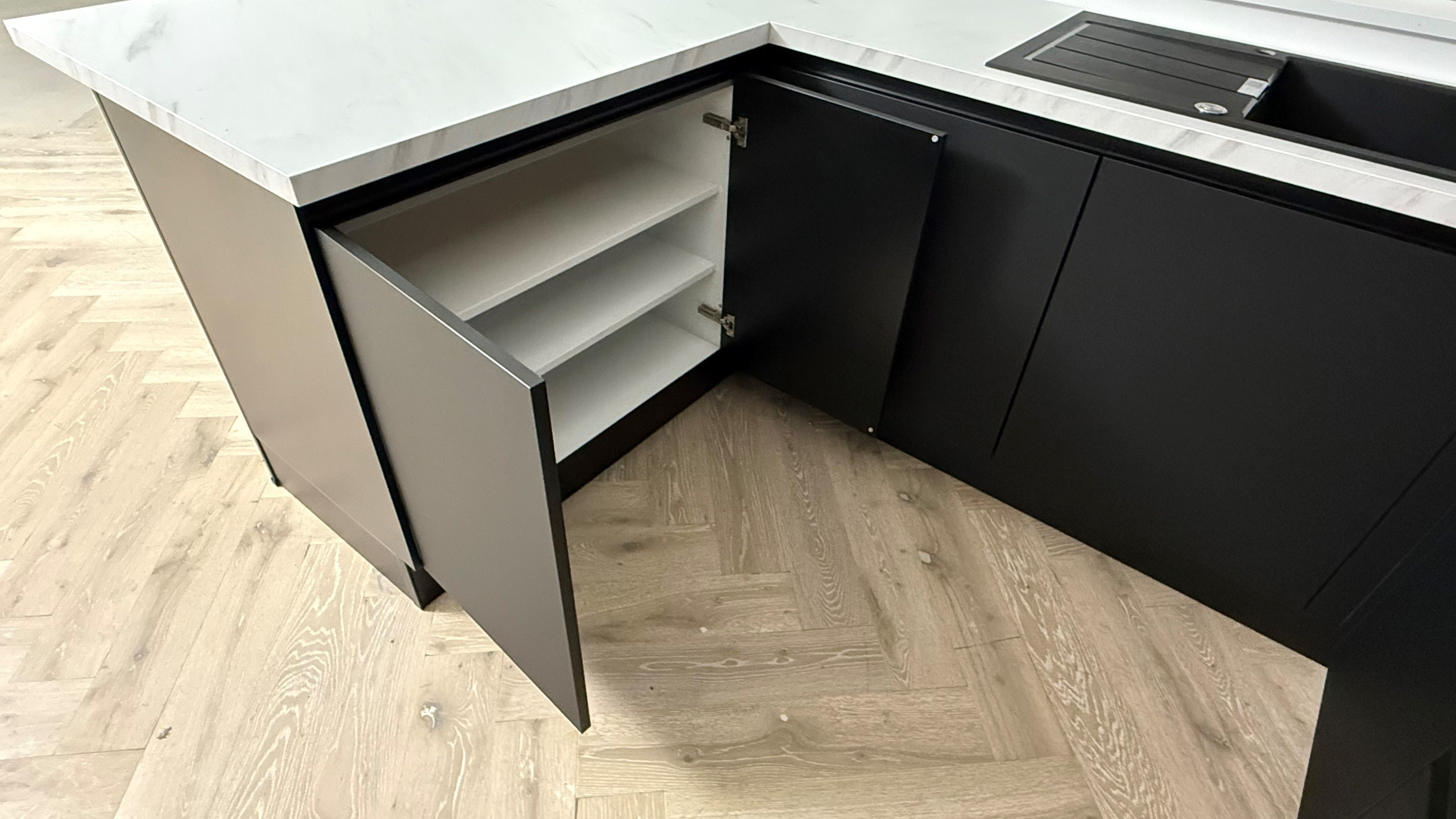 02622 - Schuller Fino Matt Onyx keuken