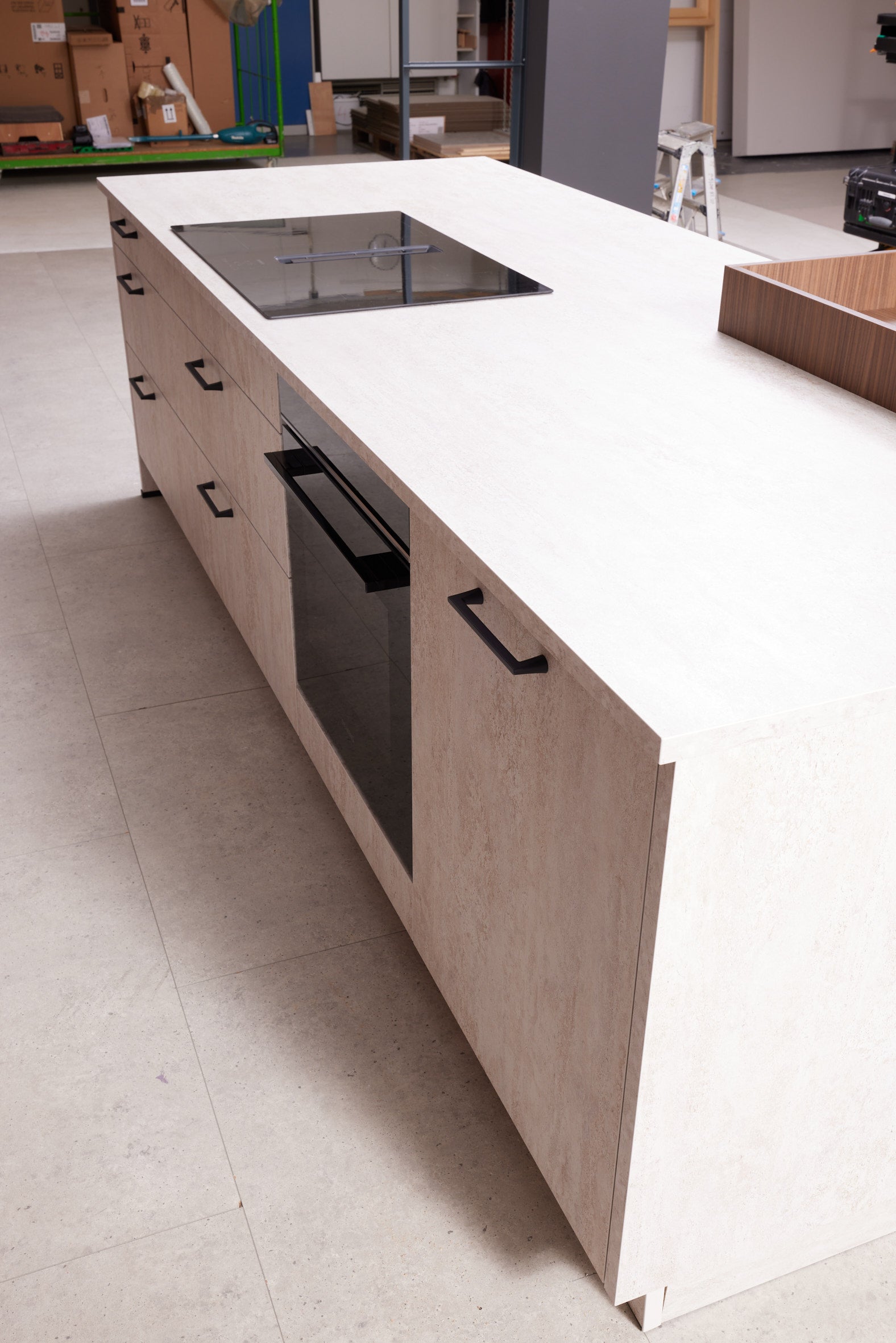 02728 - Bergamo noten schiereiland keuken