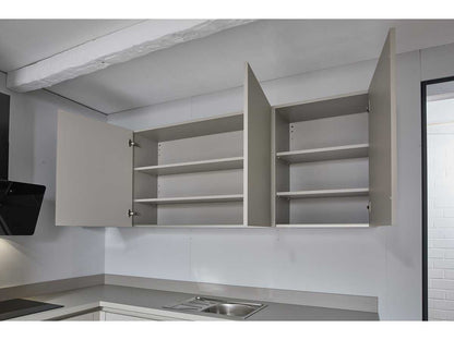 04819 - Schüller hoekkeuken in kiezelgrijs met houtlook kastenwand
