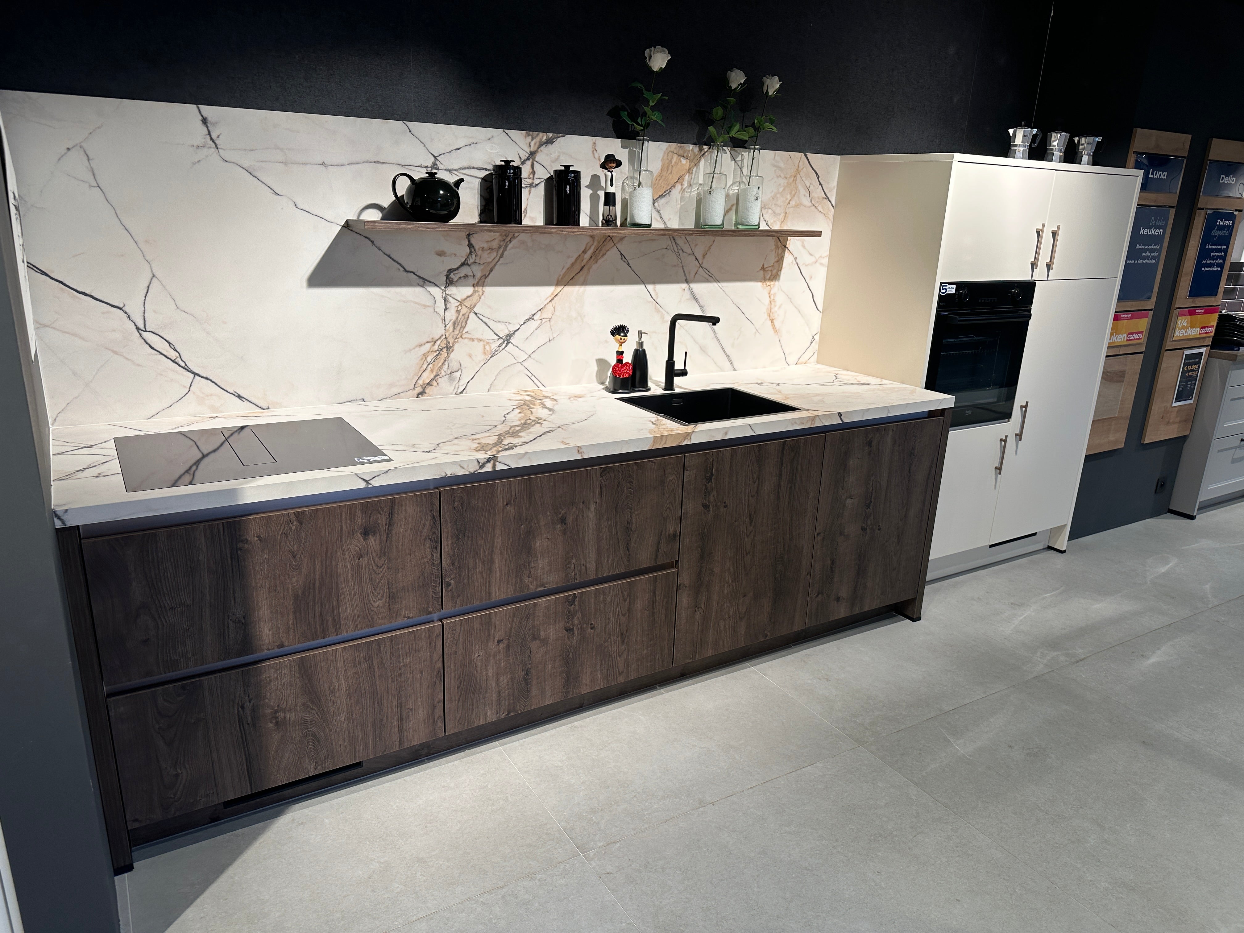 02120 - Moderne Impuls keuken