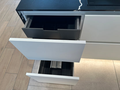 02256 - Moderne eilandkeuken met tv meubel