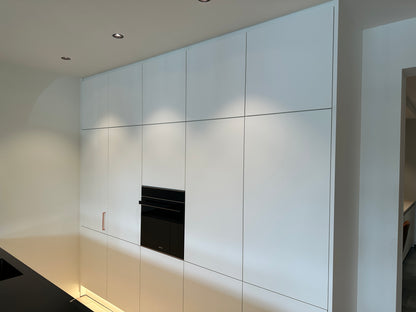 02256 - Moderne eilandkeuken met tv meubel