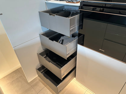 02256 - Moderne eilandkeuken met tv meubel