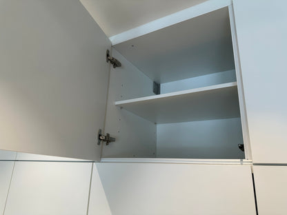 02256 - Moderne eilandkeuken met tv meubel