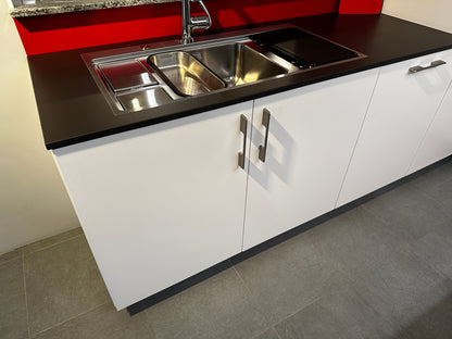 33997 - Witte eilandkeuken met dekton blad