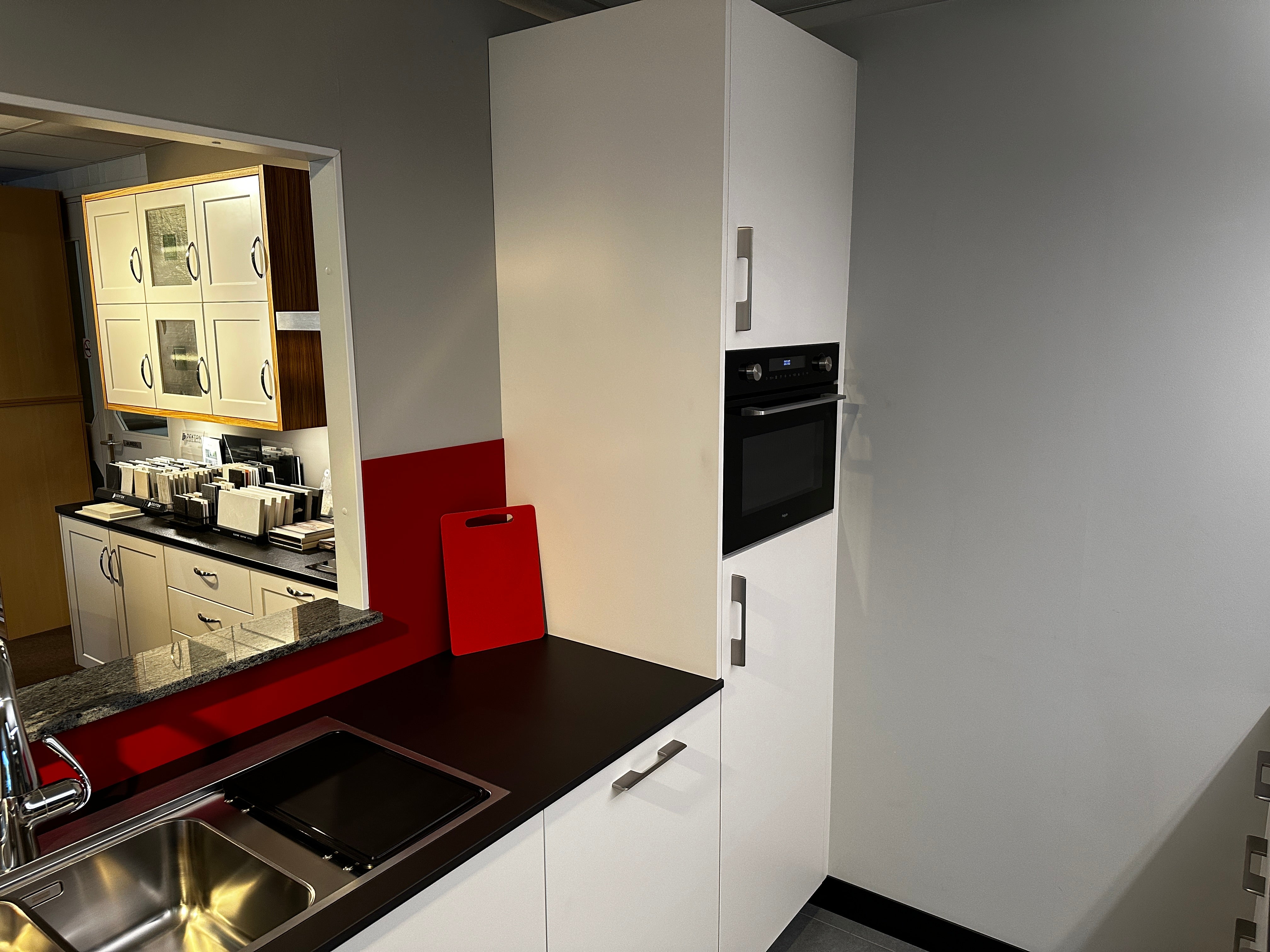 33997 - Witte eilandkeuken met dekton blad