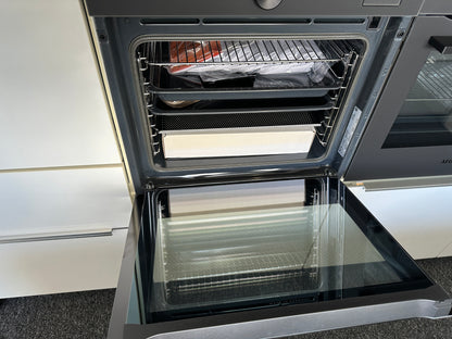 01720 - Witte eilandkeuken met bar