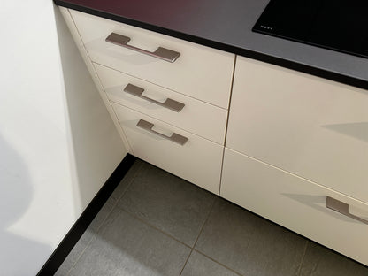 33997 - Witte eilandkeuken met dekton blad