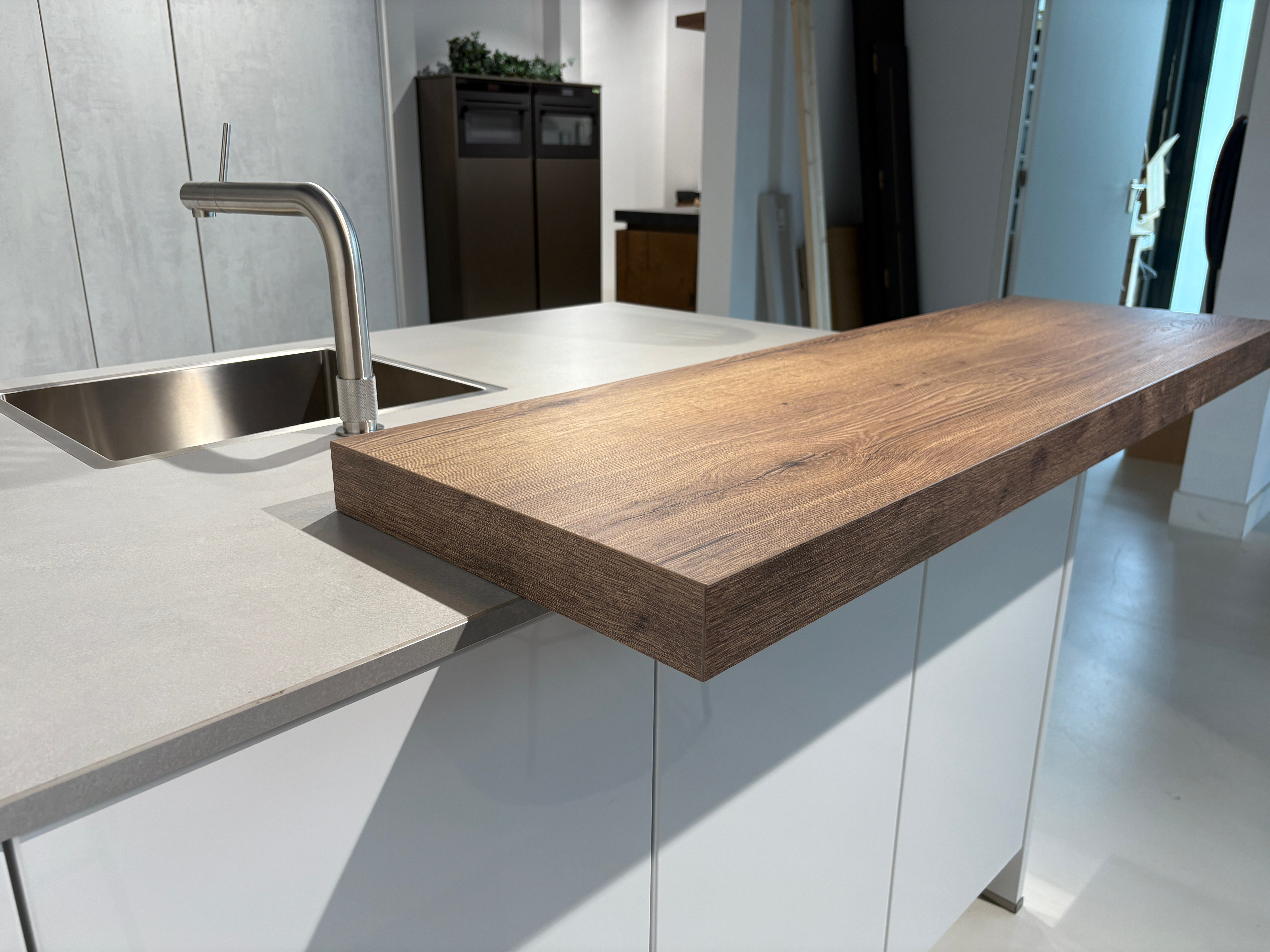 02174 - Schuller schiereiland keuken met bar