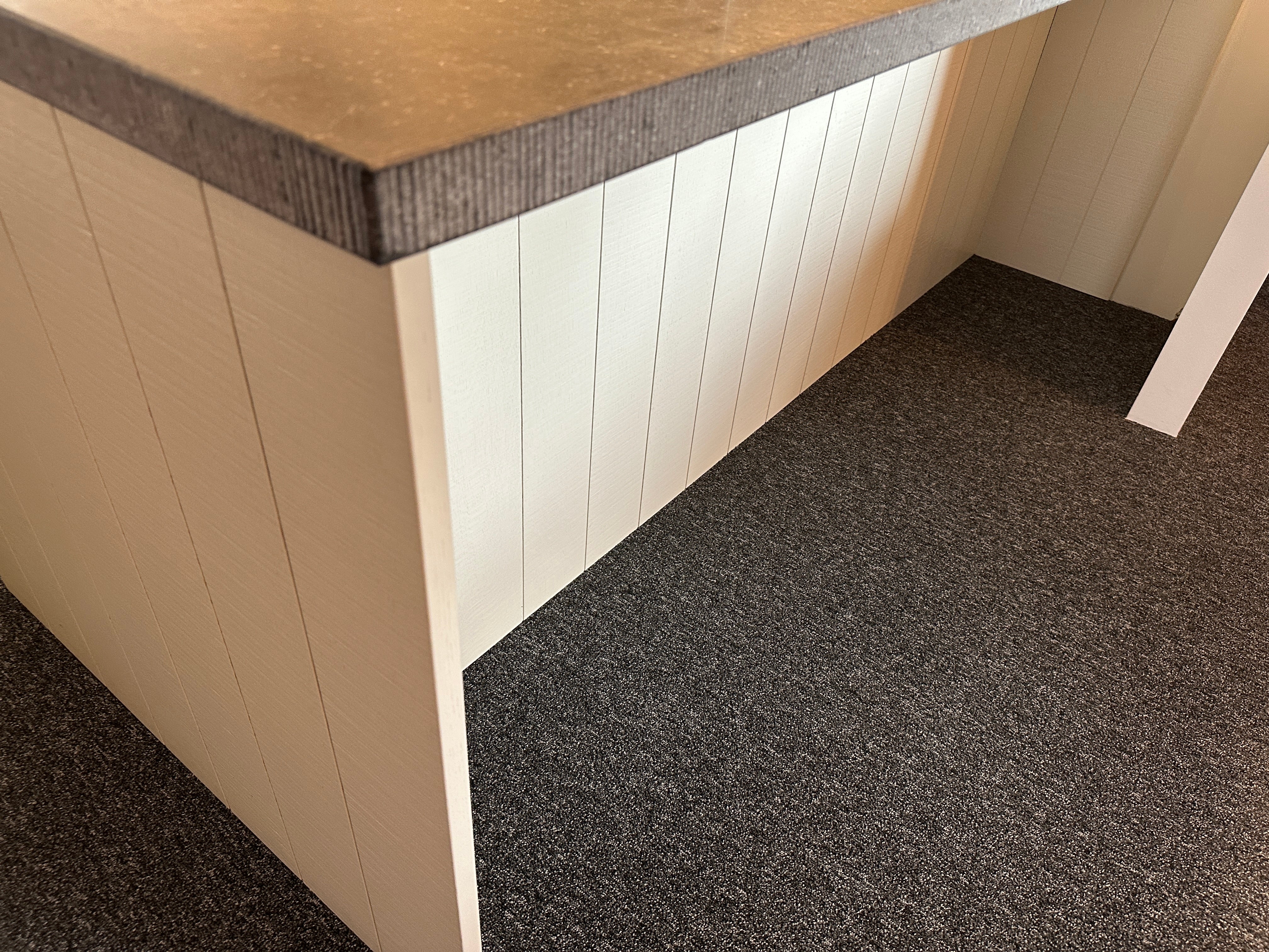 01706 - Witte schiereiland keuken met bar