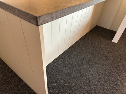 01706 - Witte schiereiland keuken met bar
